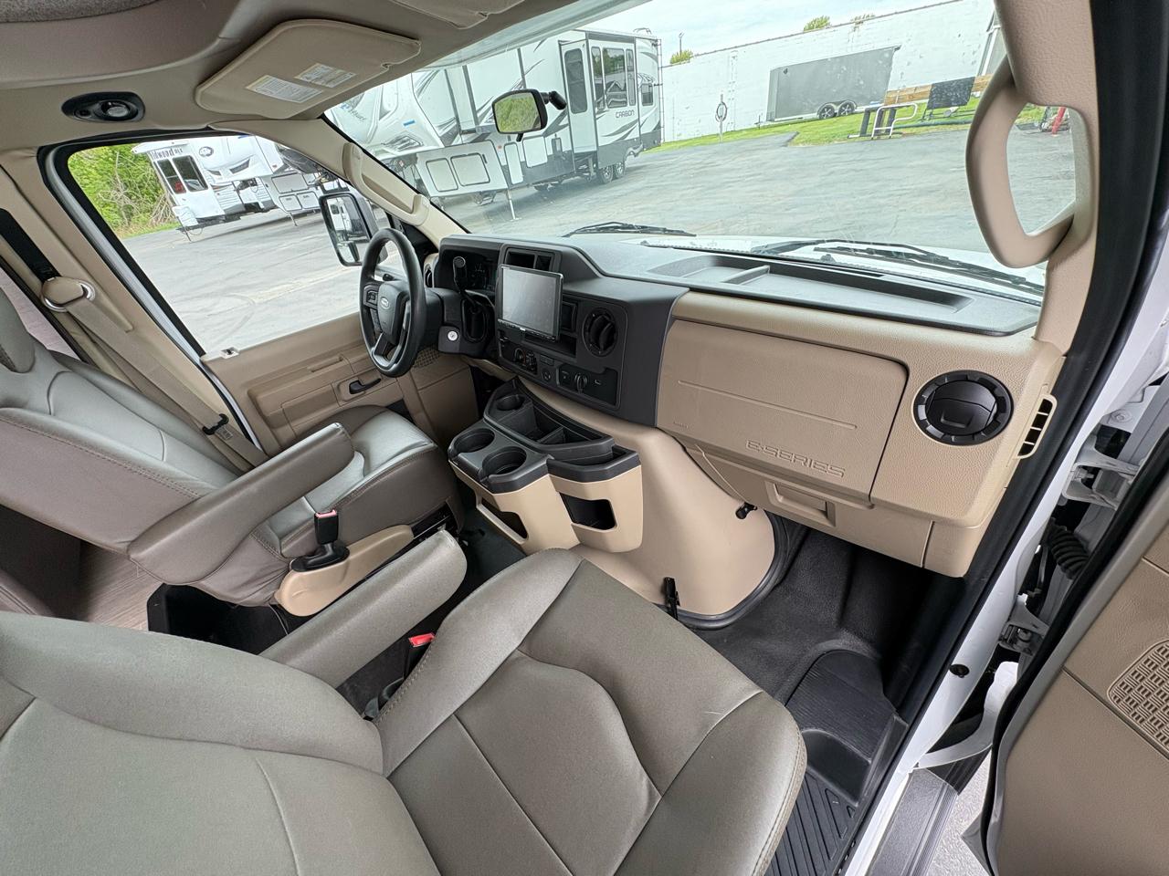 Ford E-Series Cutaway  2021