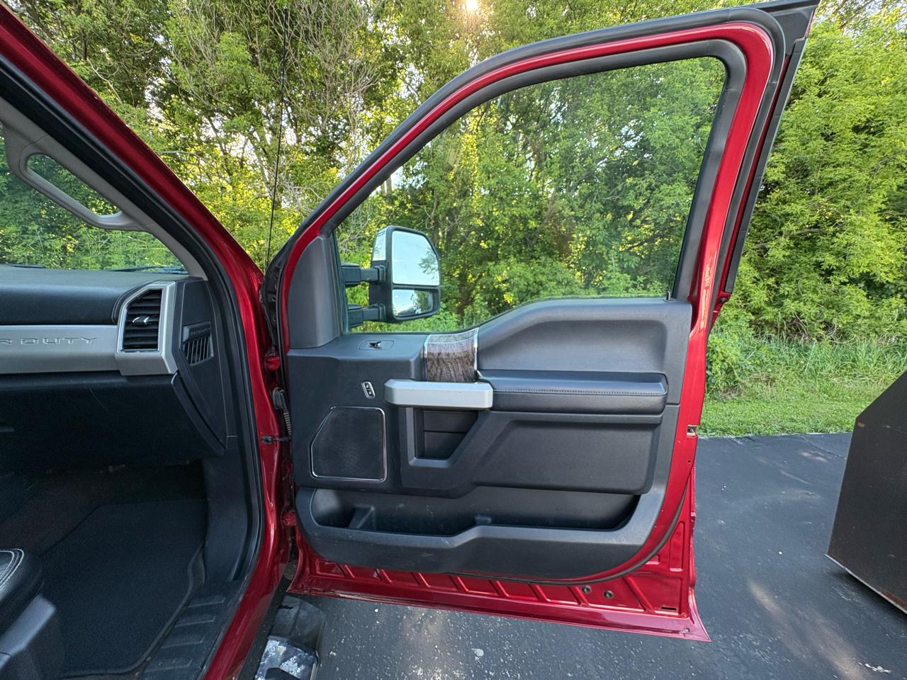 Ford Super Duty F-350 SRW King Ranch 4WD Crew Cab 8' Box 2018