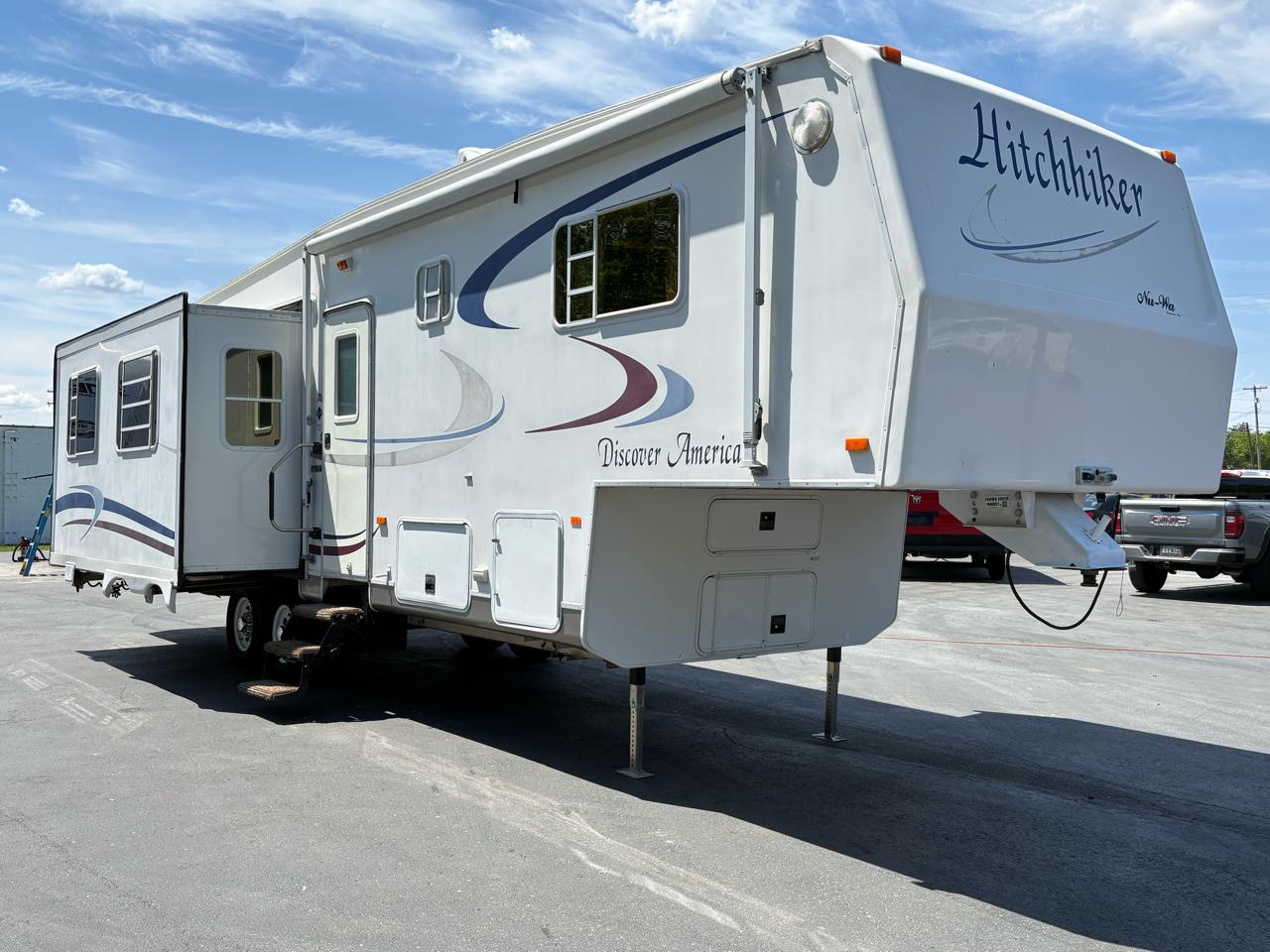 2003 NuWa Industries HitchHiker Discover America 31.5LKTG