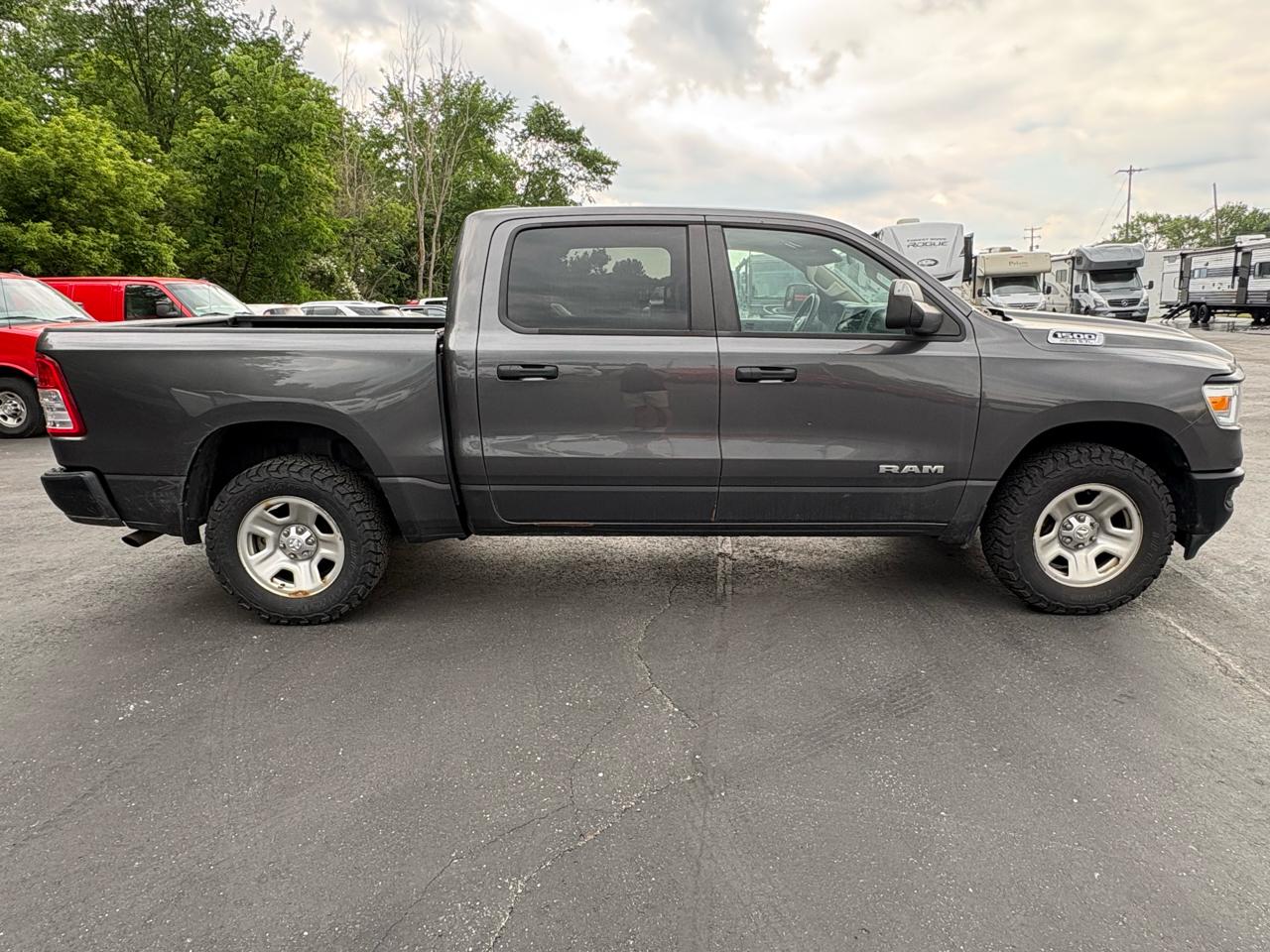 RAM 1500 Tradesman 4x4 Crew Cab 5'7" Box 2019