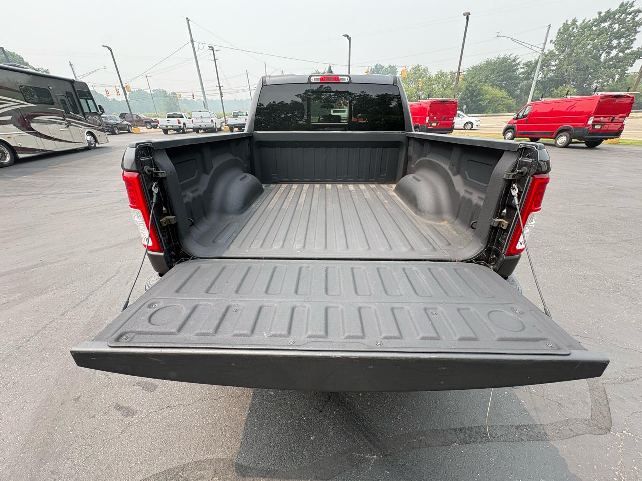 RAM 1500 Tradesman 4x4 Crew Cab 5'7" Box 2019
