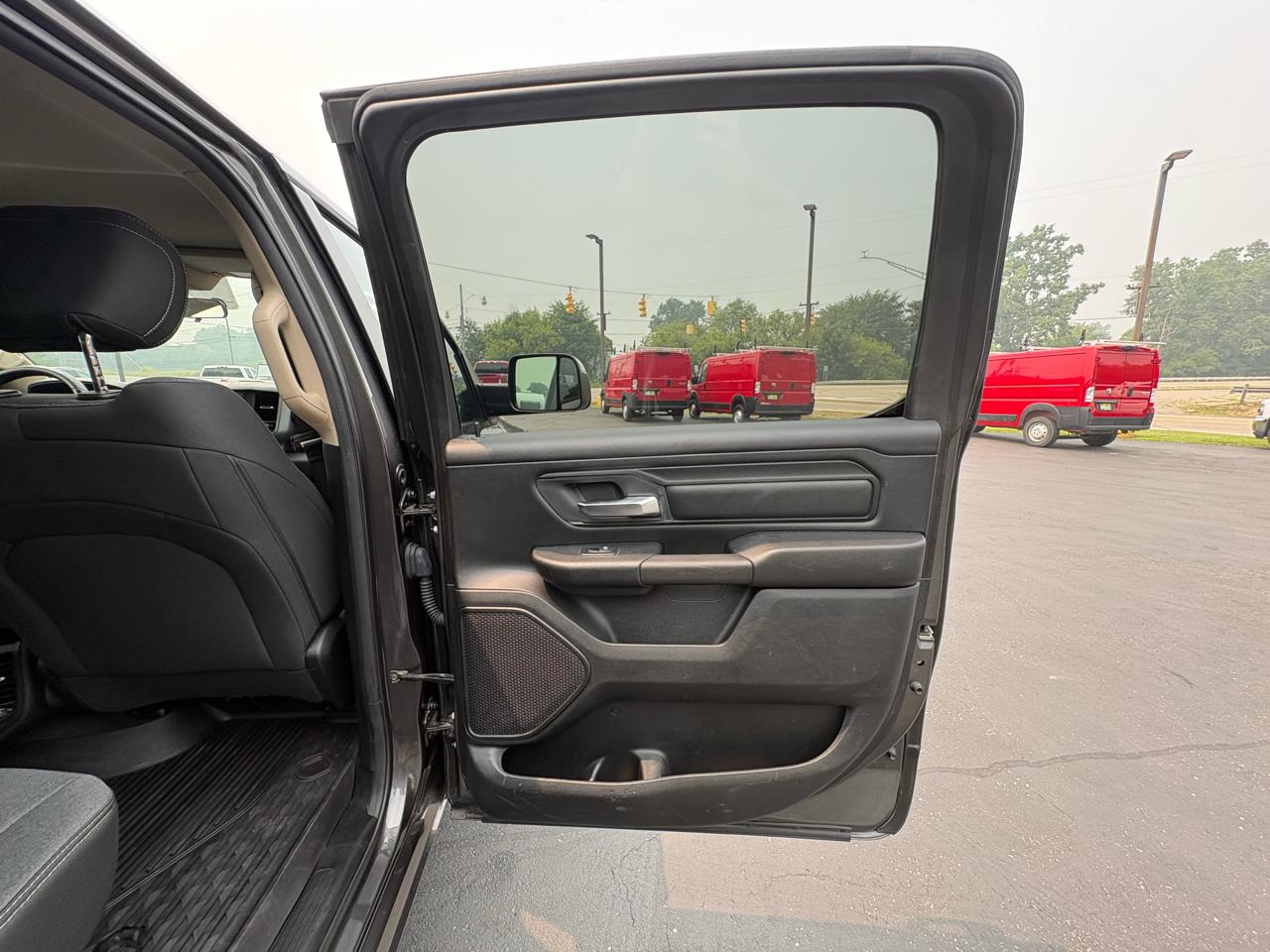 RAM 1500 Tradesman 4x4 Crew Cab 5'7" Box 2019