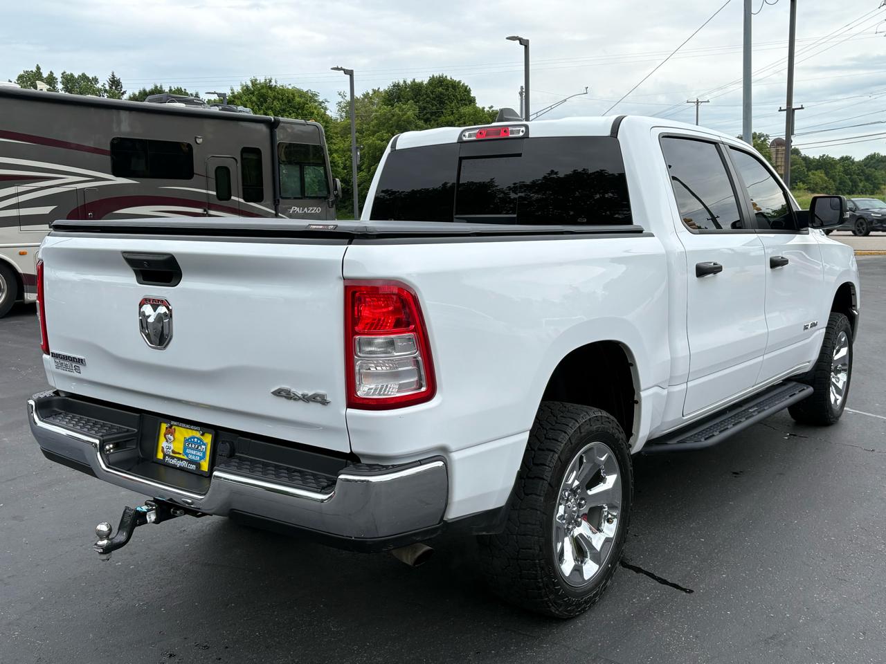 RAM 1500 Big Horn 4x4 Crew Cab 5'7" Box 2023