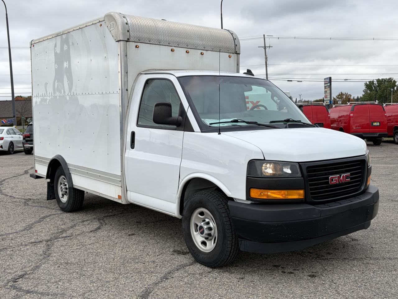 GMC Savana Commercial Cutaway 3500 Van 139" 2021