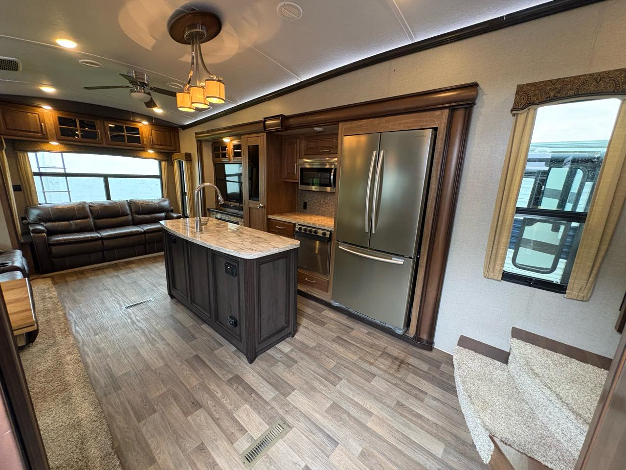 2017 Keystone Montana 3721RL