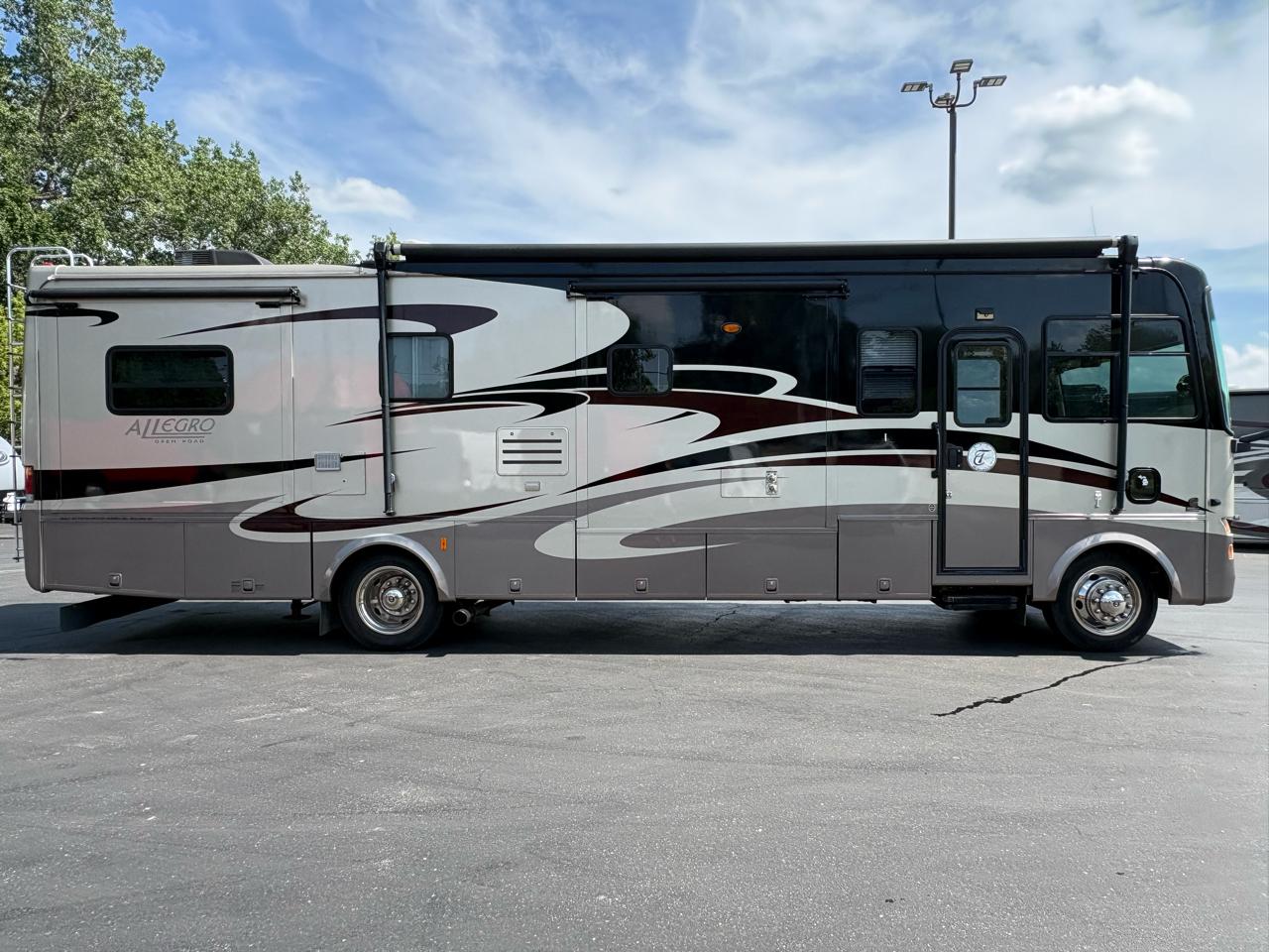 Tiffin Motorhomes Allegro  2008