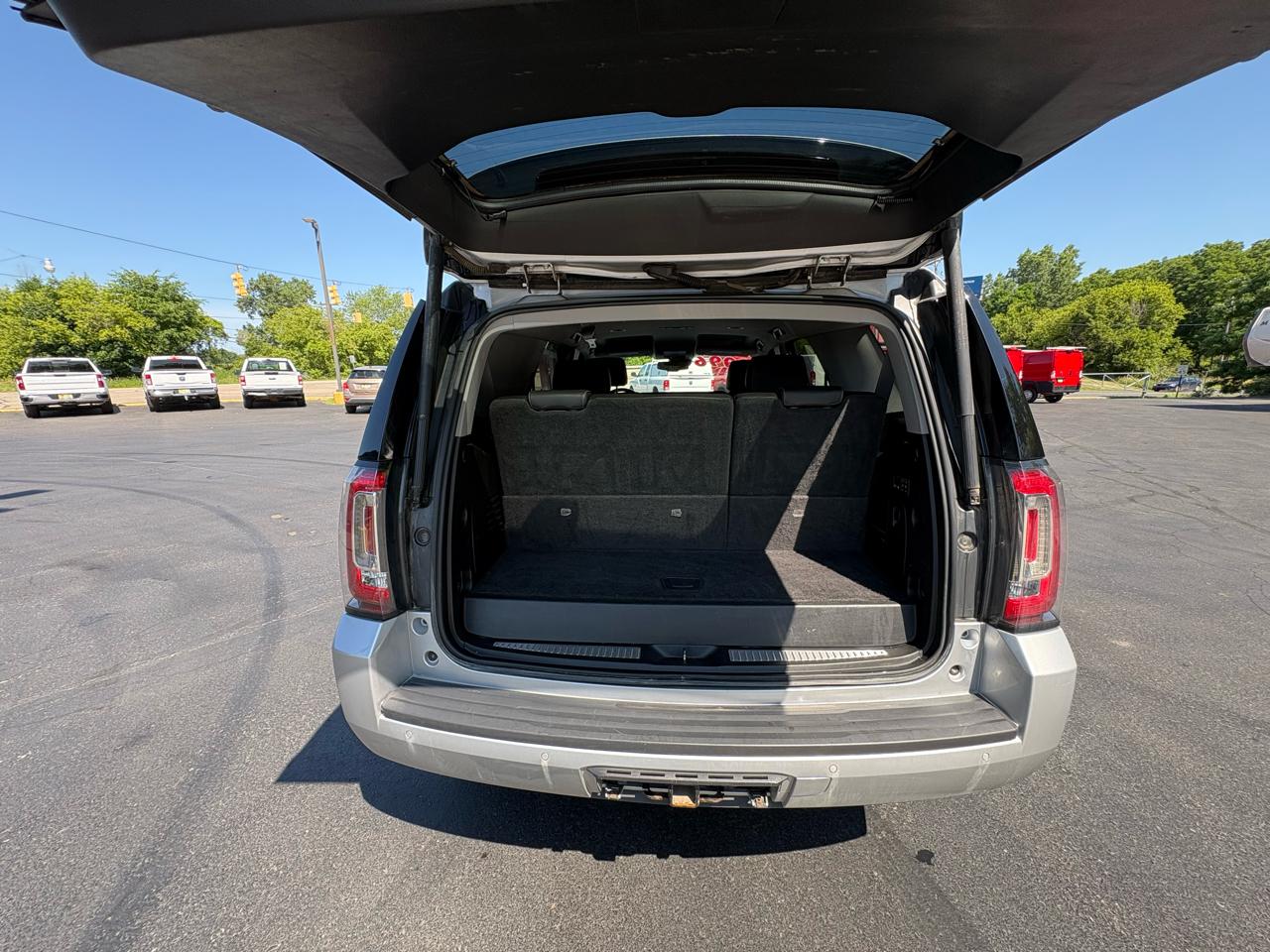 GMC Yukon 4WD 4dr SLT 2017