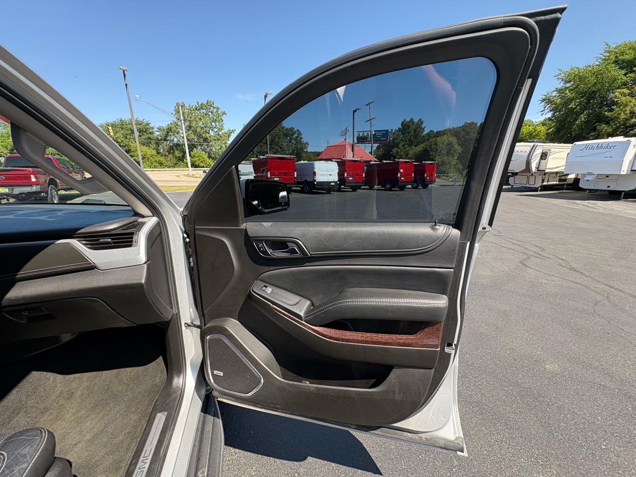 GMC Yukon 4WD 4dr SLT 2017