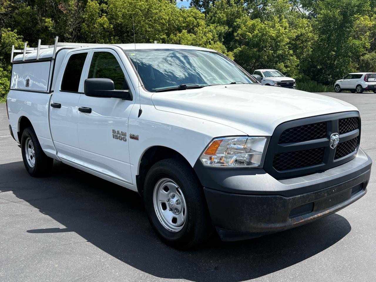 RAM 1500 Tradesman 4x2 Quad Cab 6'4" Box 2018