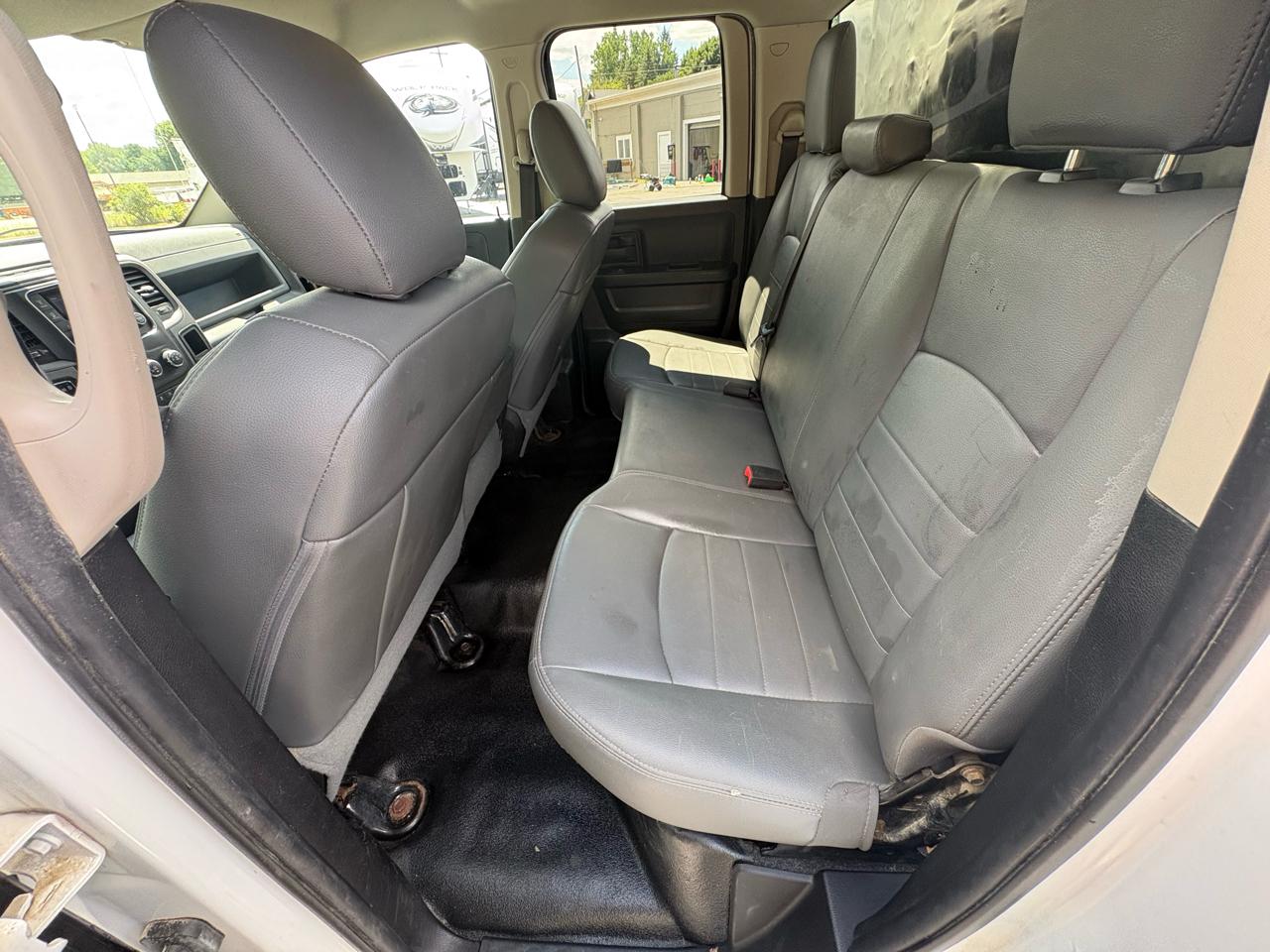 RAM 1500 Tradesman 4x2 Quad Cab 6'4" Box 2018