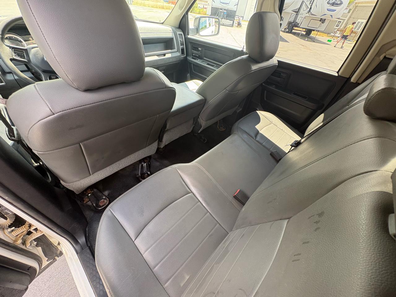 RAM 1500 Tradesman 4x2 Quad Cab 6'4" Box 2018