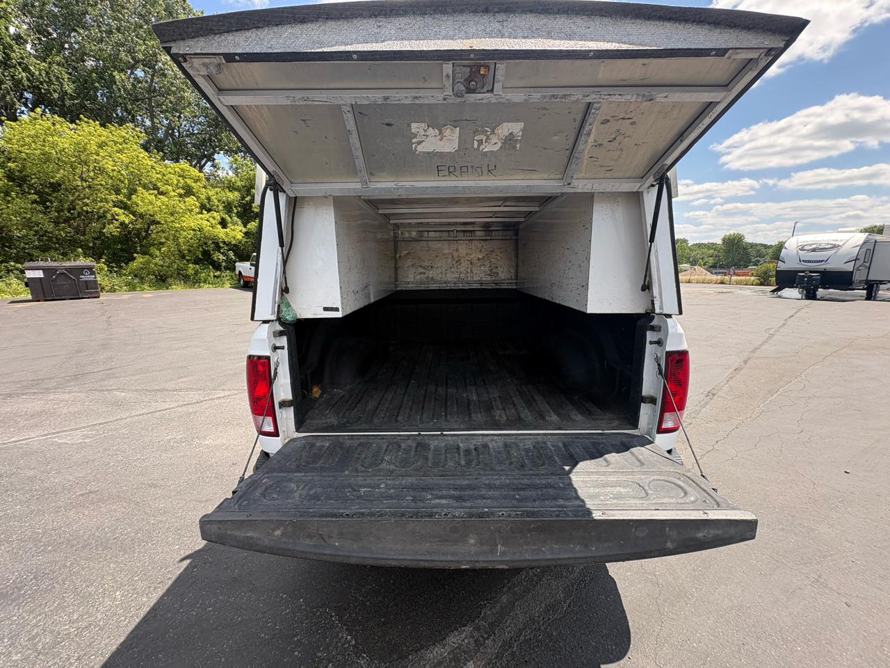 RAM 1500 Tradesman 4x2 Quad Cab 6'4" Box 2018