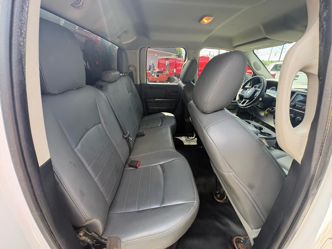 RAM 1500 Tradesman 4x2 Quad Cab 6'4" Box 2018