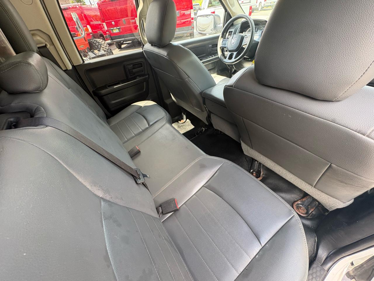 RAM 1500 Tradesman 4x2 Quad Cab 6'4" Box 2018