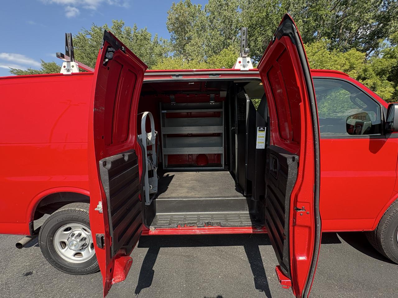 Chevrolet Express Cargo Van RWD 2500 135" 2021