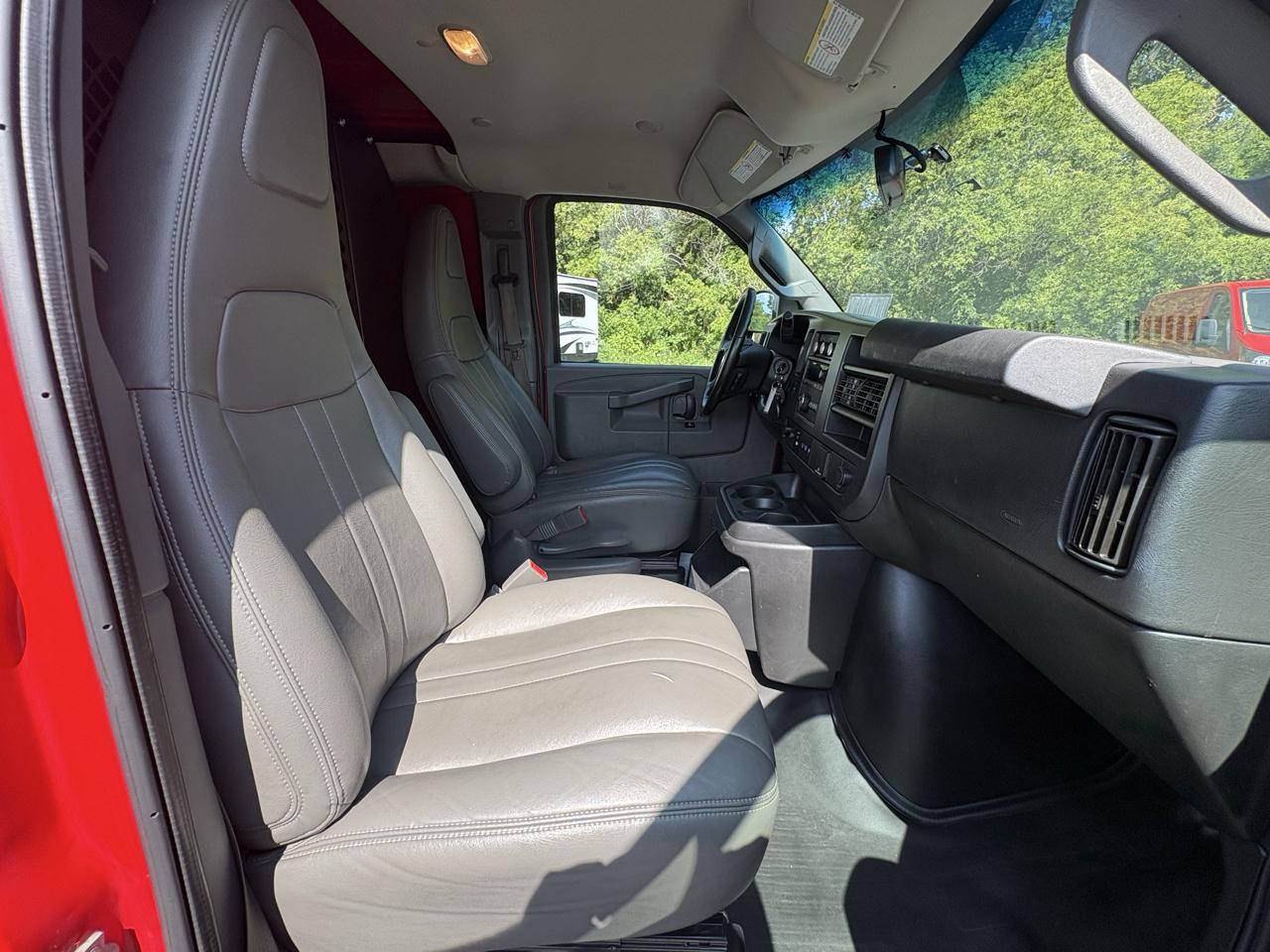 Chevrolet Express Cargo Van RWD 2500 135" 2021