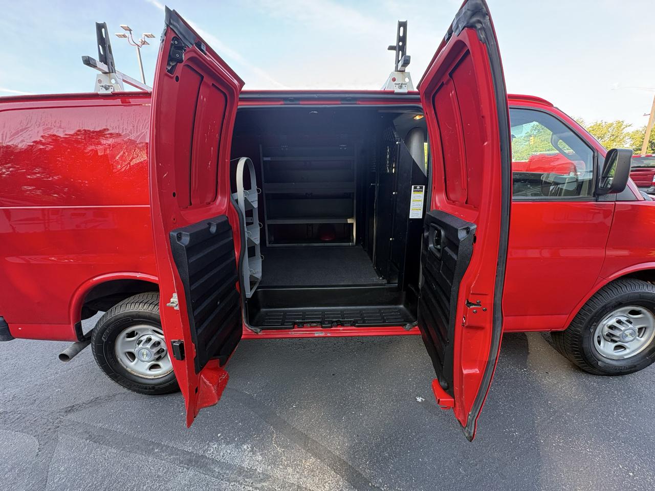 Chevrolet Express Cargo Van RWD 2500 135" 2021