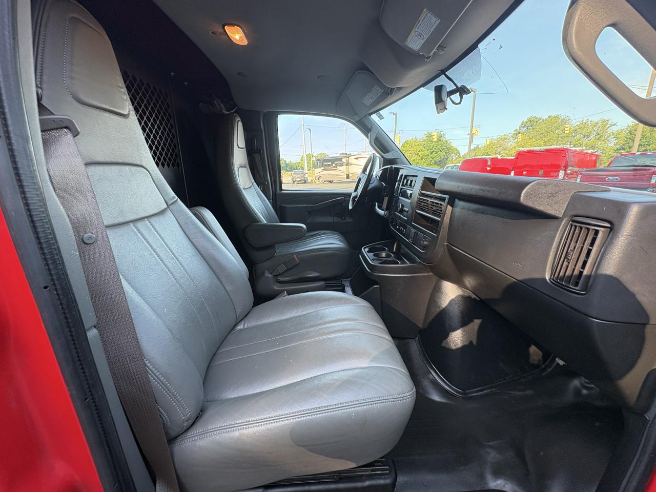 Chevrolet Express Cargo Van RWD 2500 135" 2021