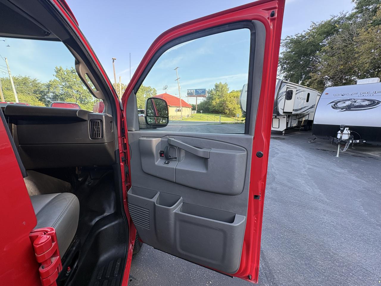 Chevrolet Express Cargo Van RWD 2500 135" 2021