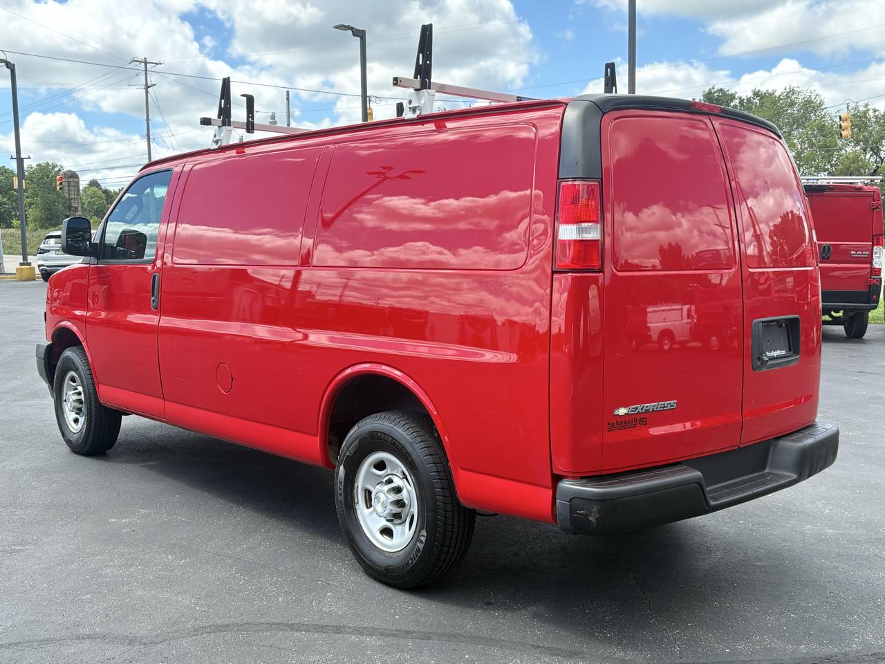 Chevrolet Express Cargo Van RWD 2500 135" 2021
