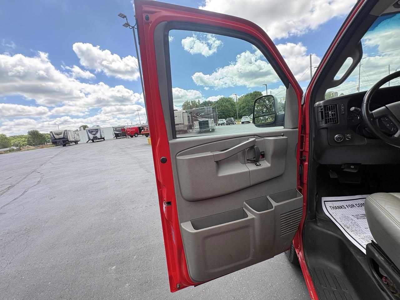 Chevrolet Express Cargo Van RWD 2500 135" 2021