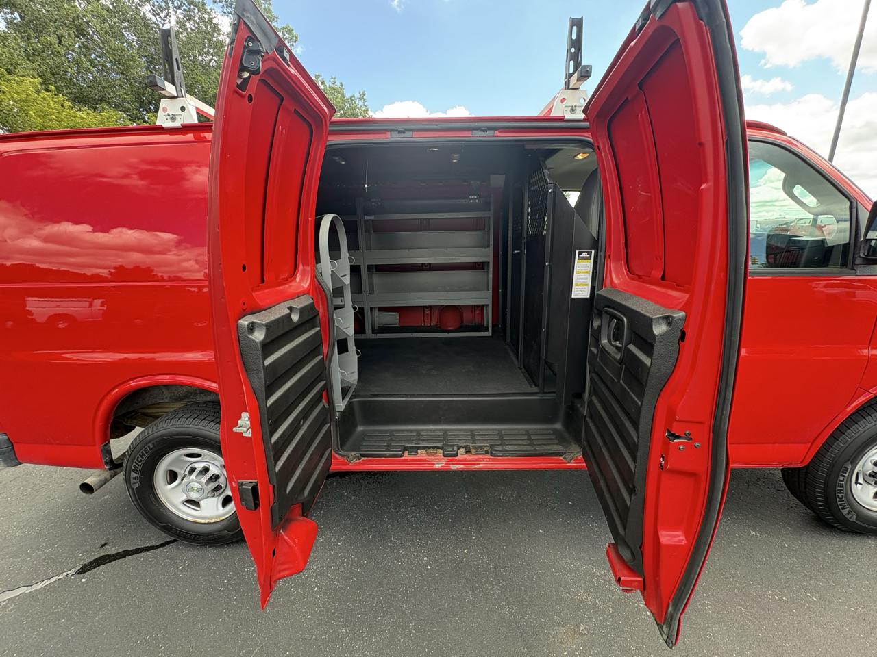 Chevrolet Express Cargo Van RWD 2500 135" 2021