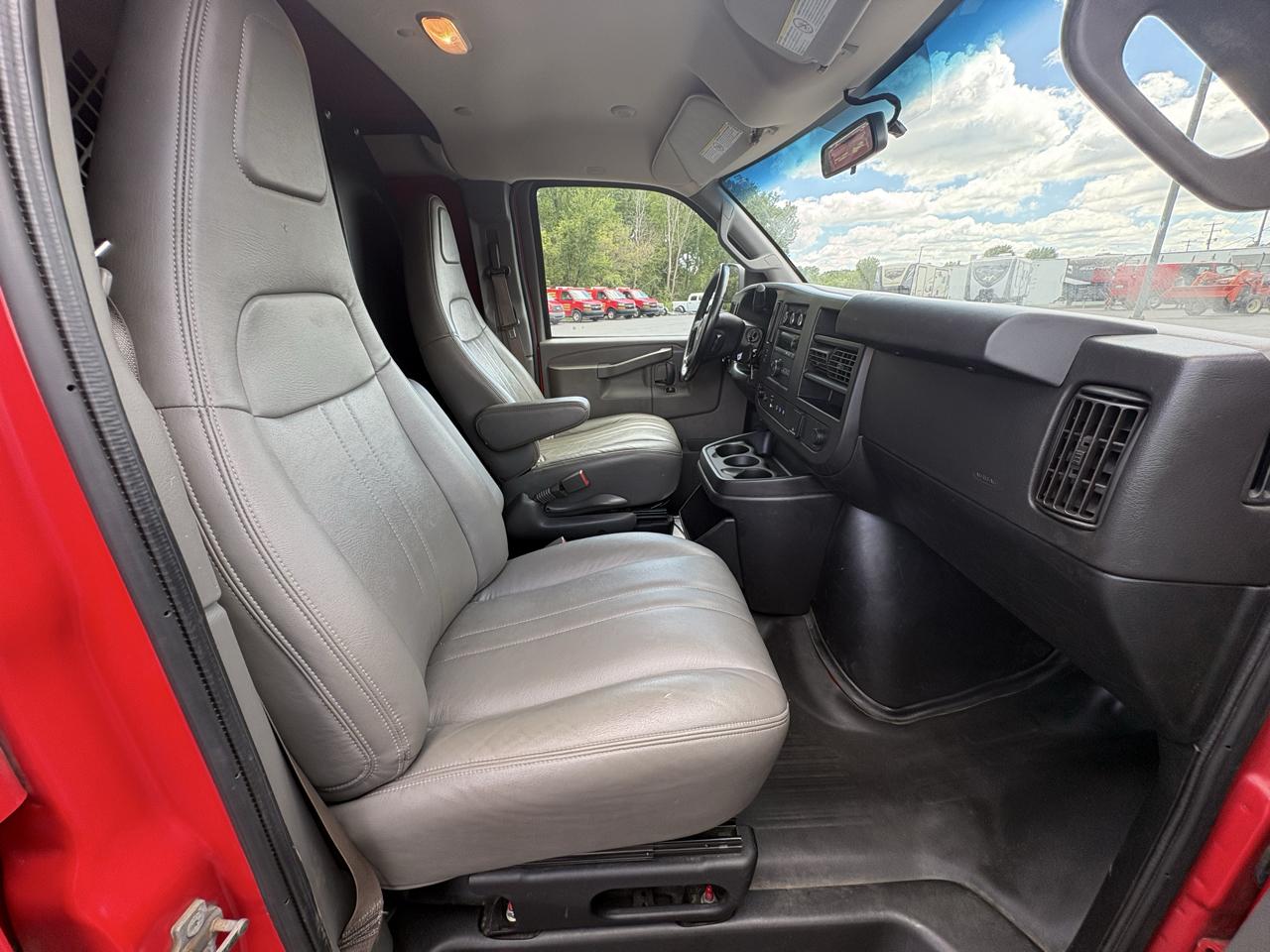 Chevrolet Express Cargo Van RWD 2500 135" 2021