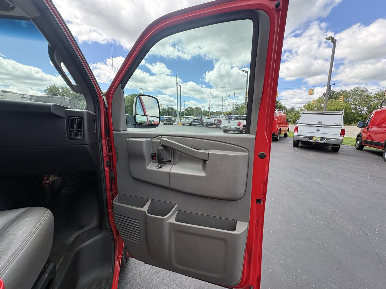 Chevrolet Express Cargo Van RWD 2500 135" 2021