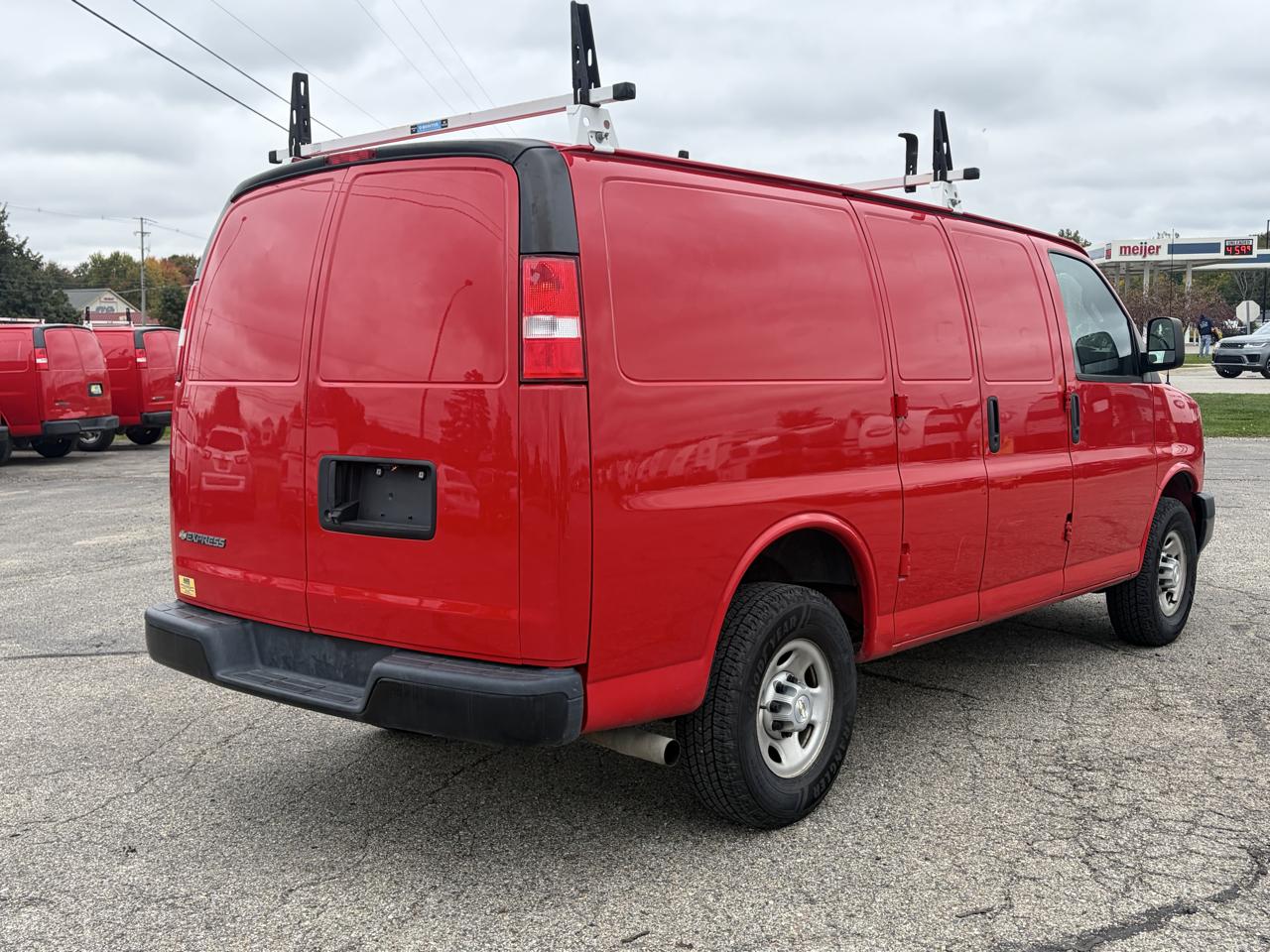 Chevrolet Express Cargo Van RWD 2500 135" 2021