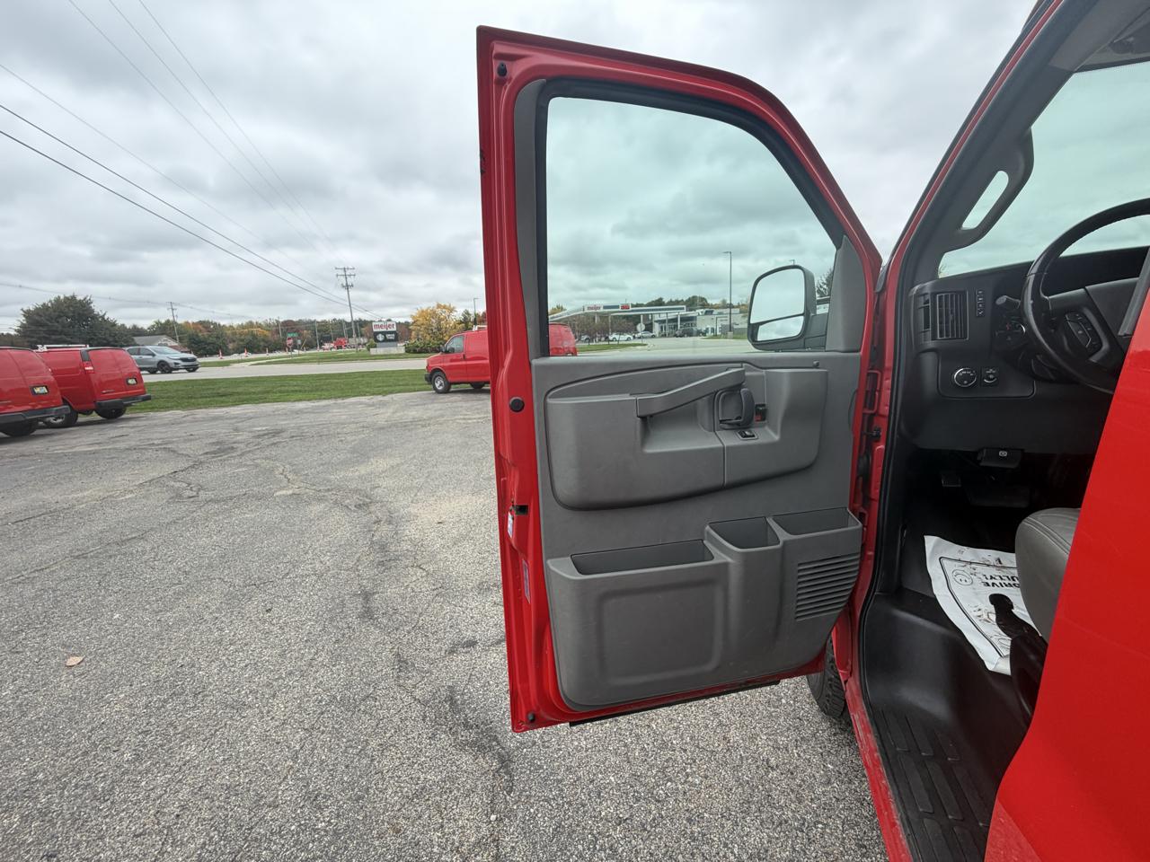 Chevrolet Express Cargo Van RWD 2500 135" 2021