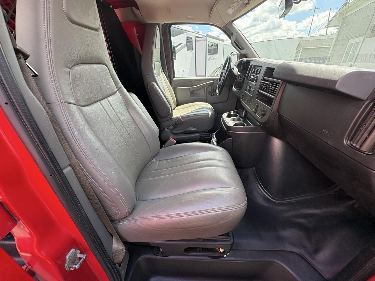 Chevrolet Express Cargo Van RWD 2500 135" 2021