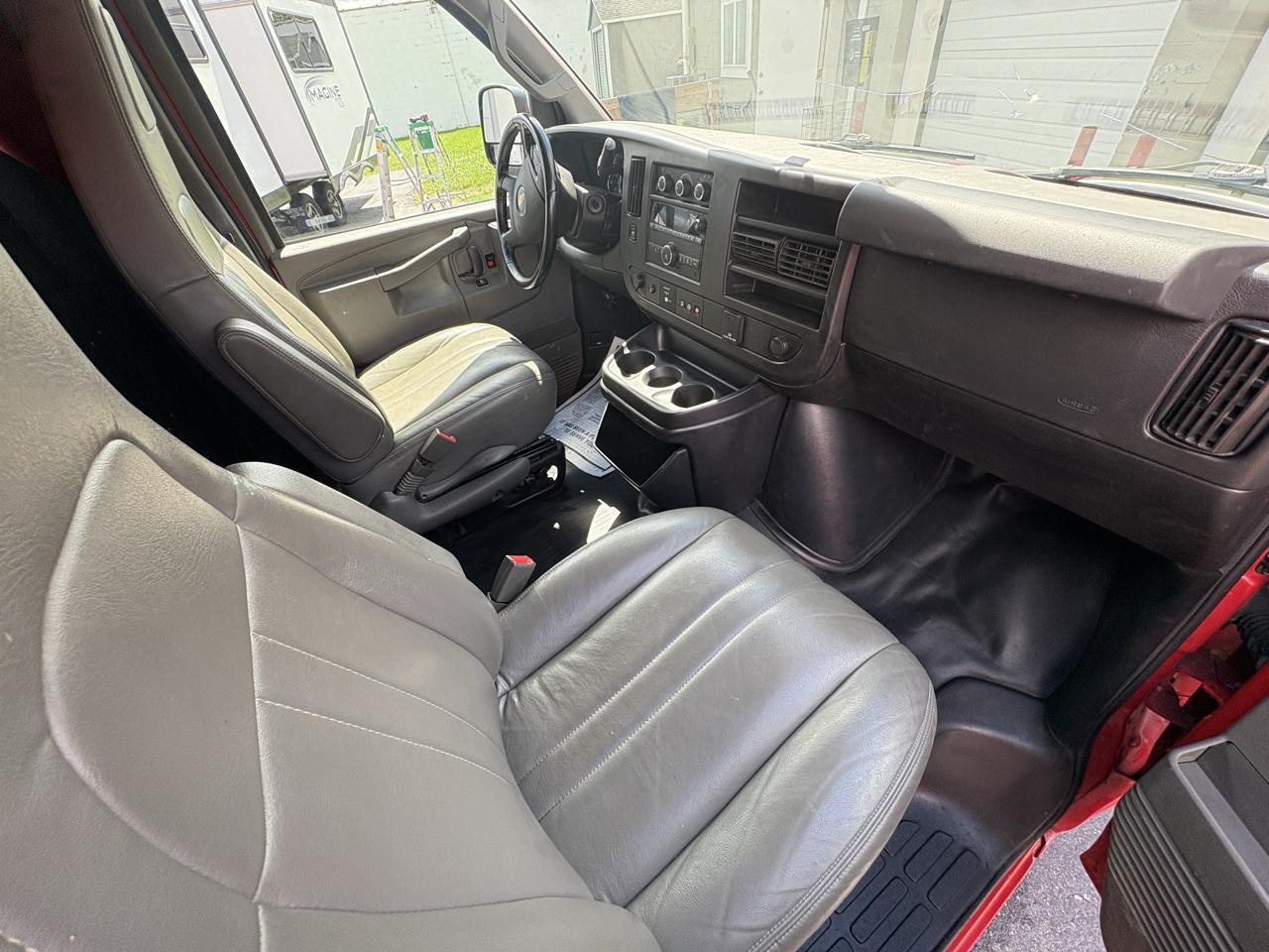 Chevrolet Express Cargo Van RWD 2500 135" 2021