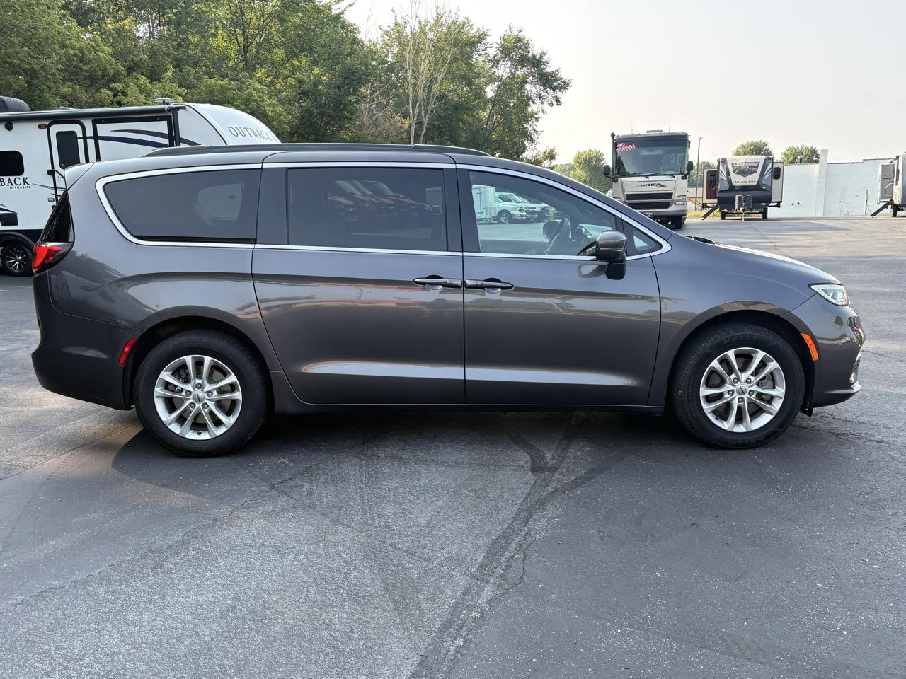 Chrysler Pacifica Touring AWD 2022