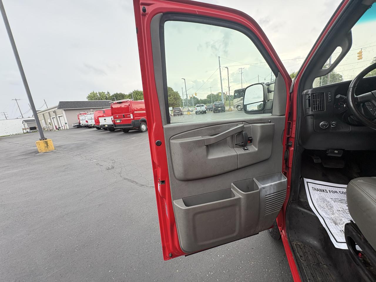 Chevrolet Express Cargo Van RWD 2500 135" 2021