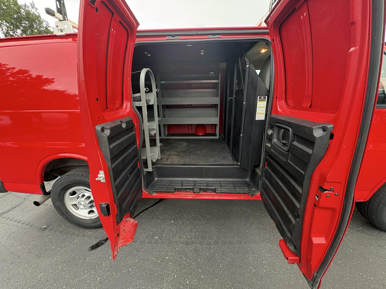 Chevrolet Express Cargo Van RWD 2500 135" 2021