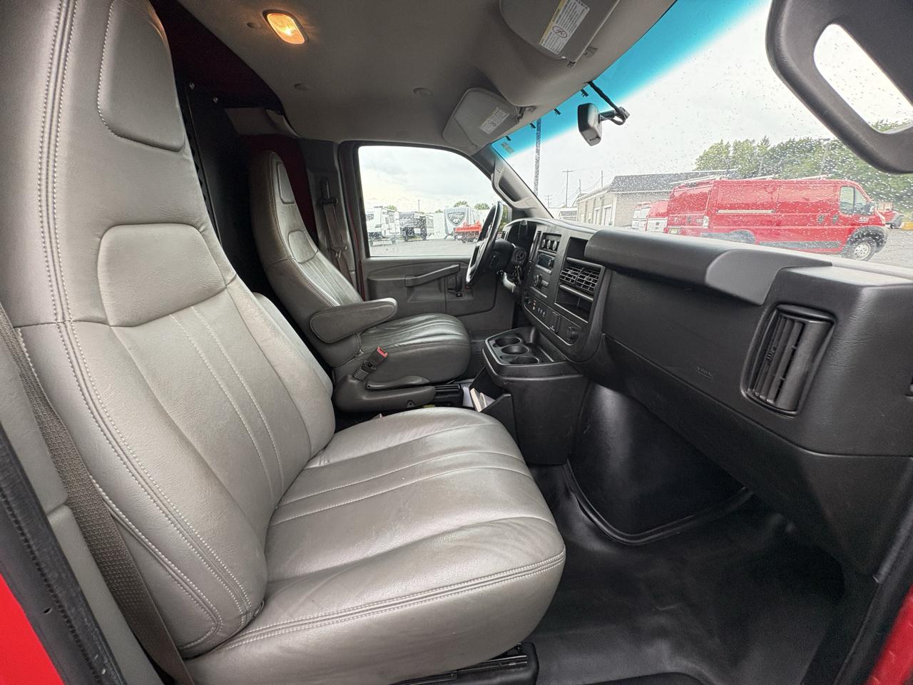 Chevrolet Express Cargo Van RWD 2500 135" 2021