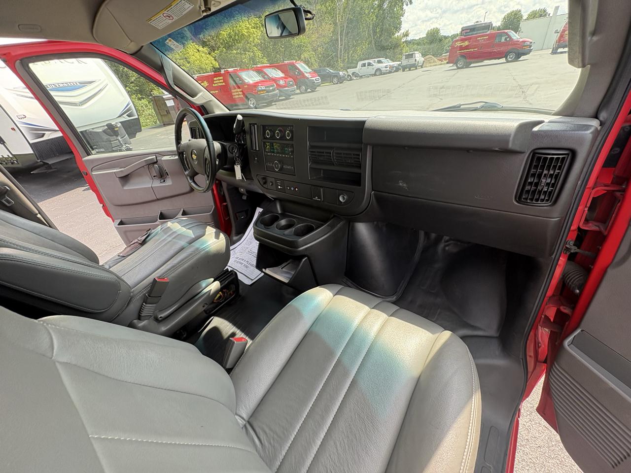 Chevrolet Express Cargo Van RWD 2500 135" 2021