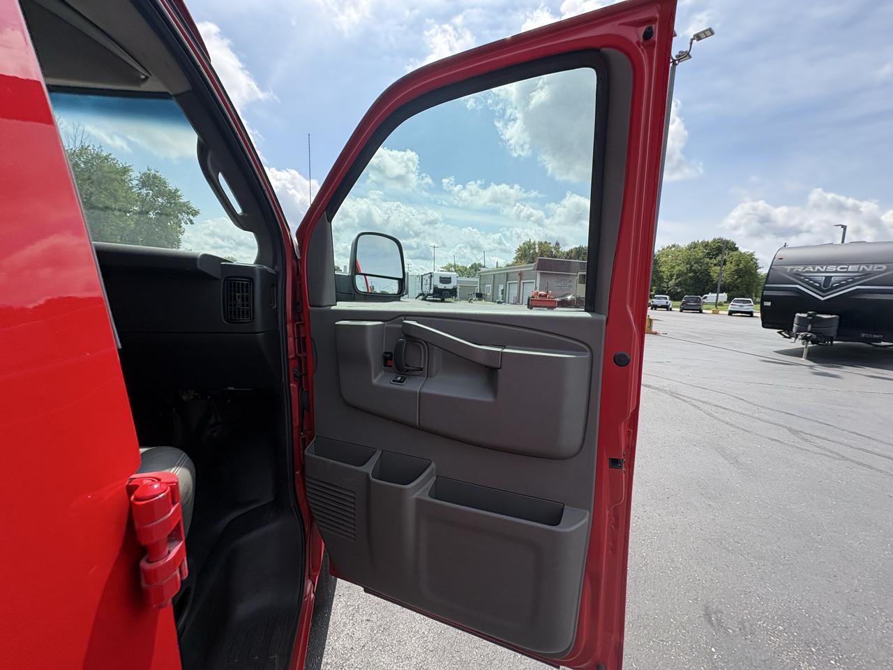 Chevrolet Express Cargo Van RWD 2500 135" 2021
