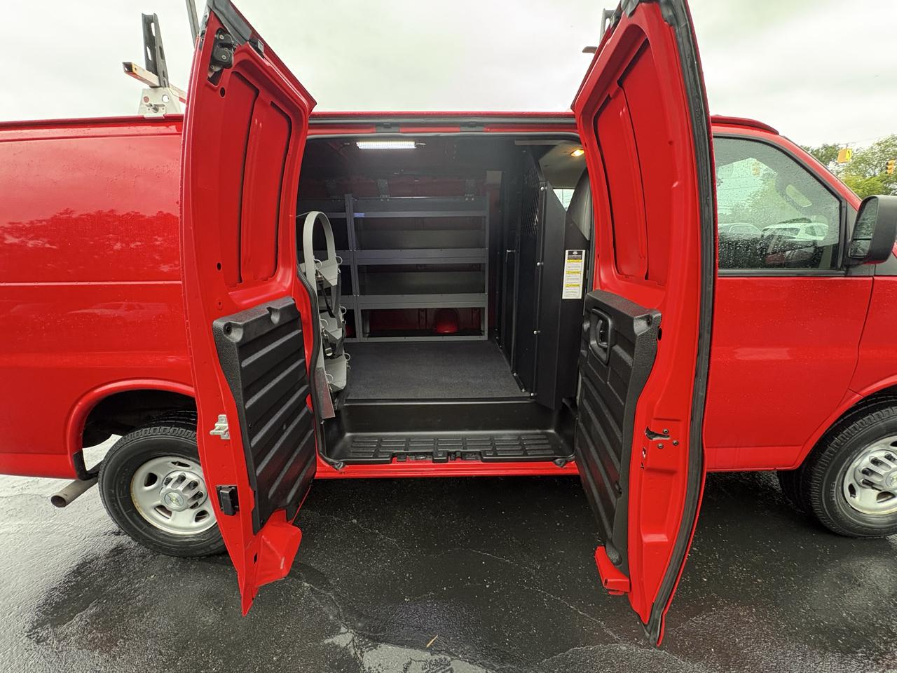 Chevrolet Express Cargo Van RWD 2500 135" 2021