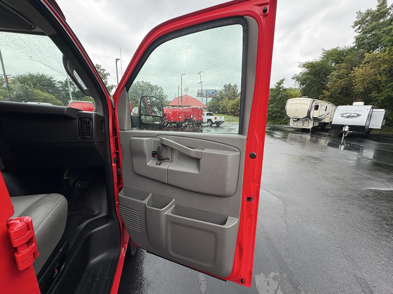 Chevrolet Express Cargo Van RWD 2500 135" 2021