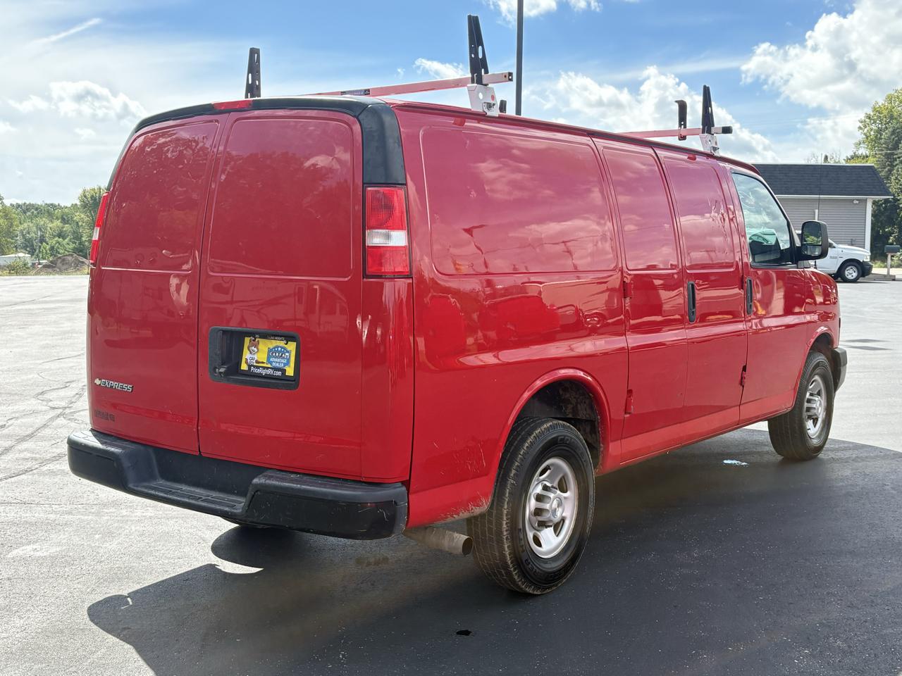 Chevrolet Express Cargo Van RWD 2500 135" 2021