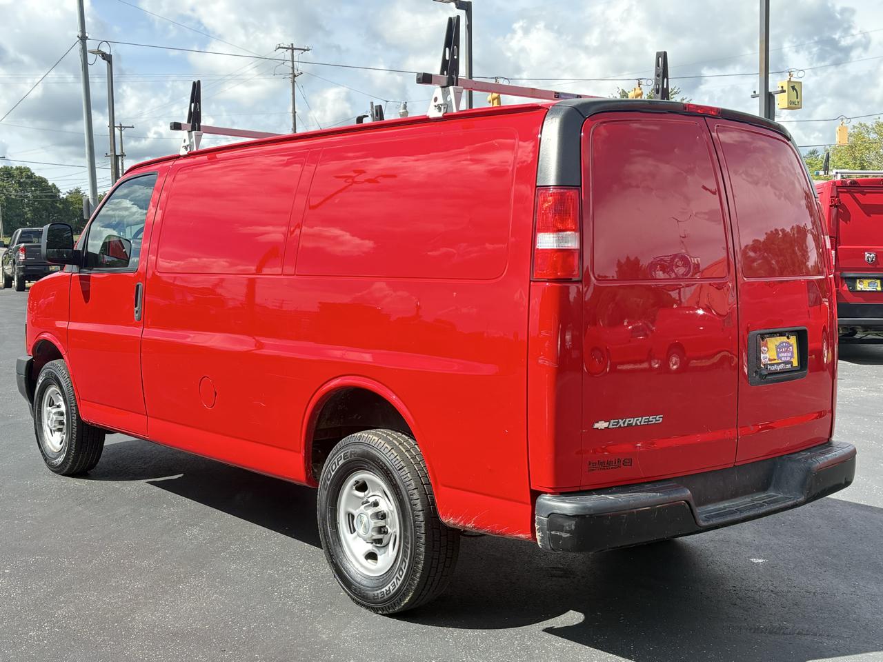 Chevrolet Express Cargo Van RWD 2500 135" 2021