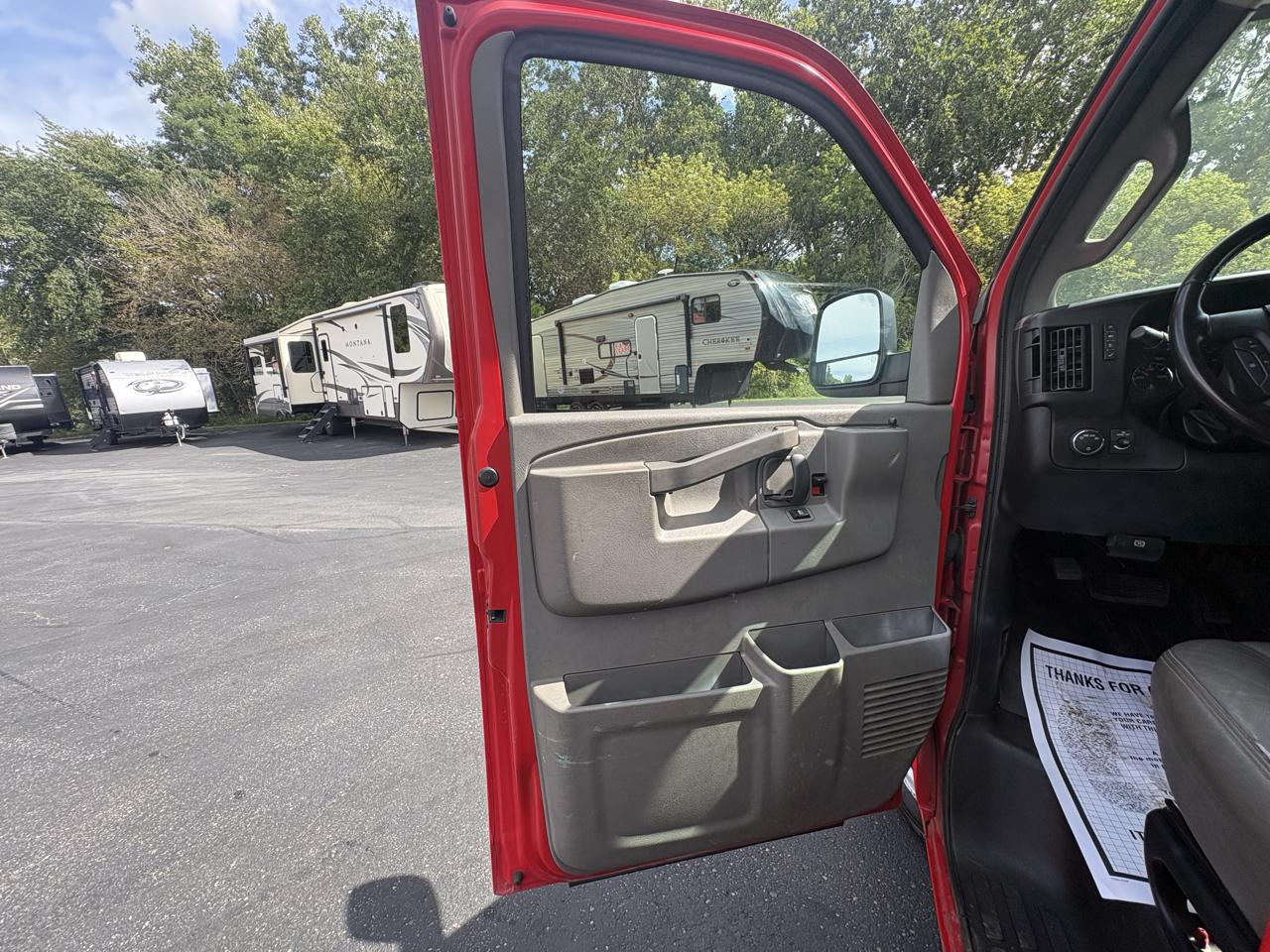 Chevrolet Express Cargo Van RWD 2500 135" 2021