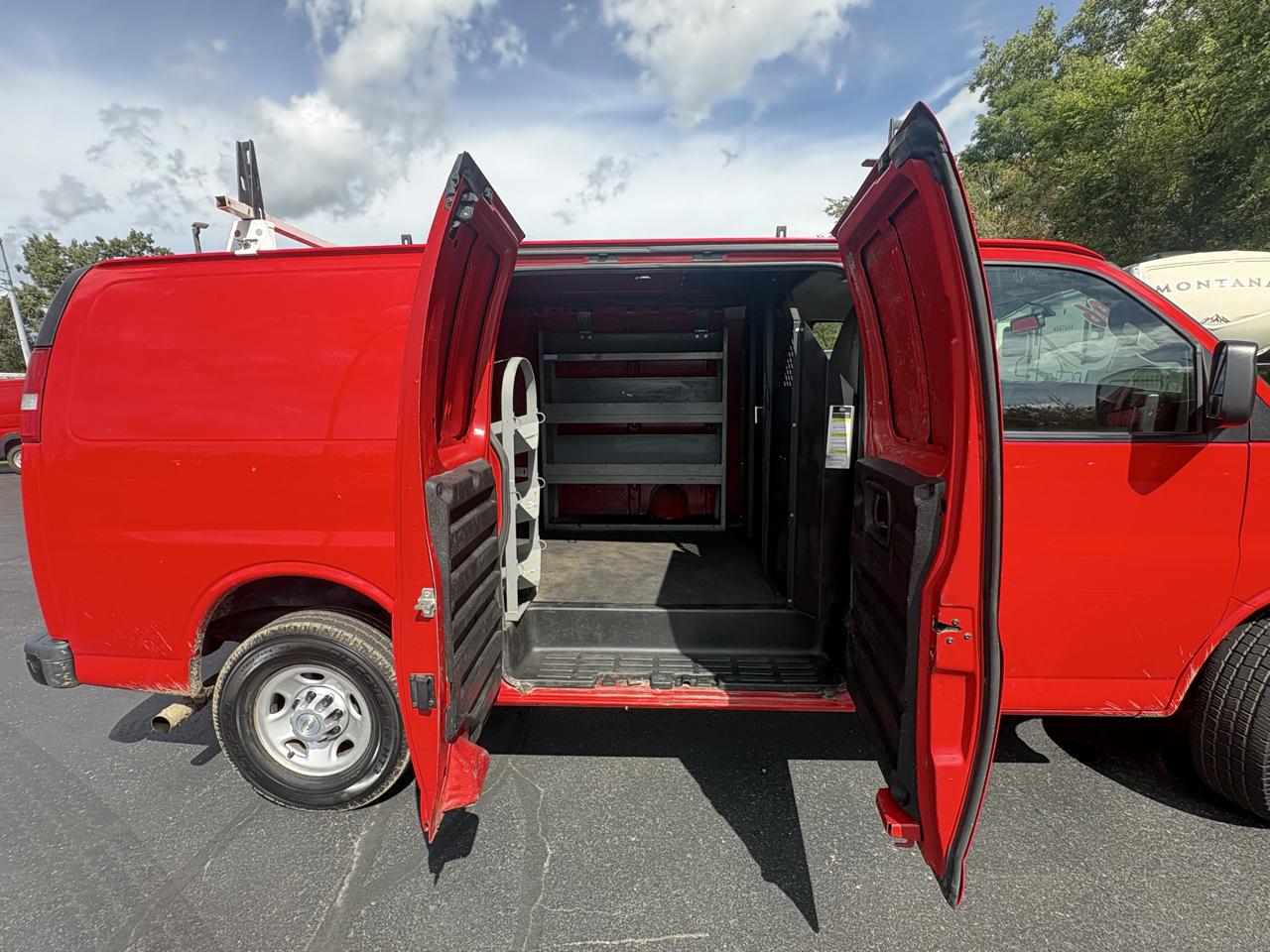 Chevrolet Express Cargo Van RWD 2500 135" 2021
