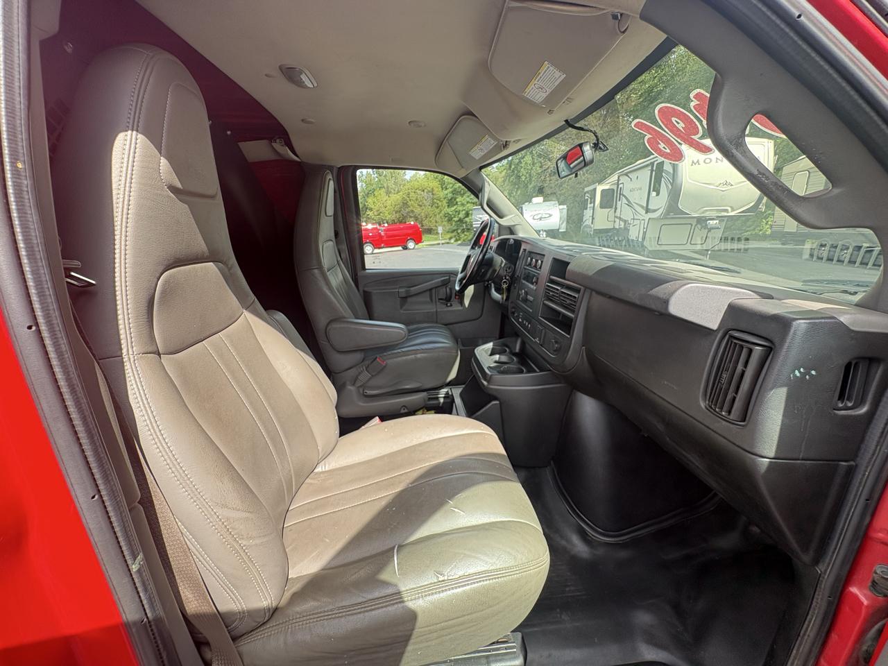 Chevrolet Express Cargo Van RWD 2500 135" 2021