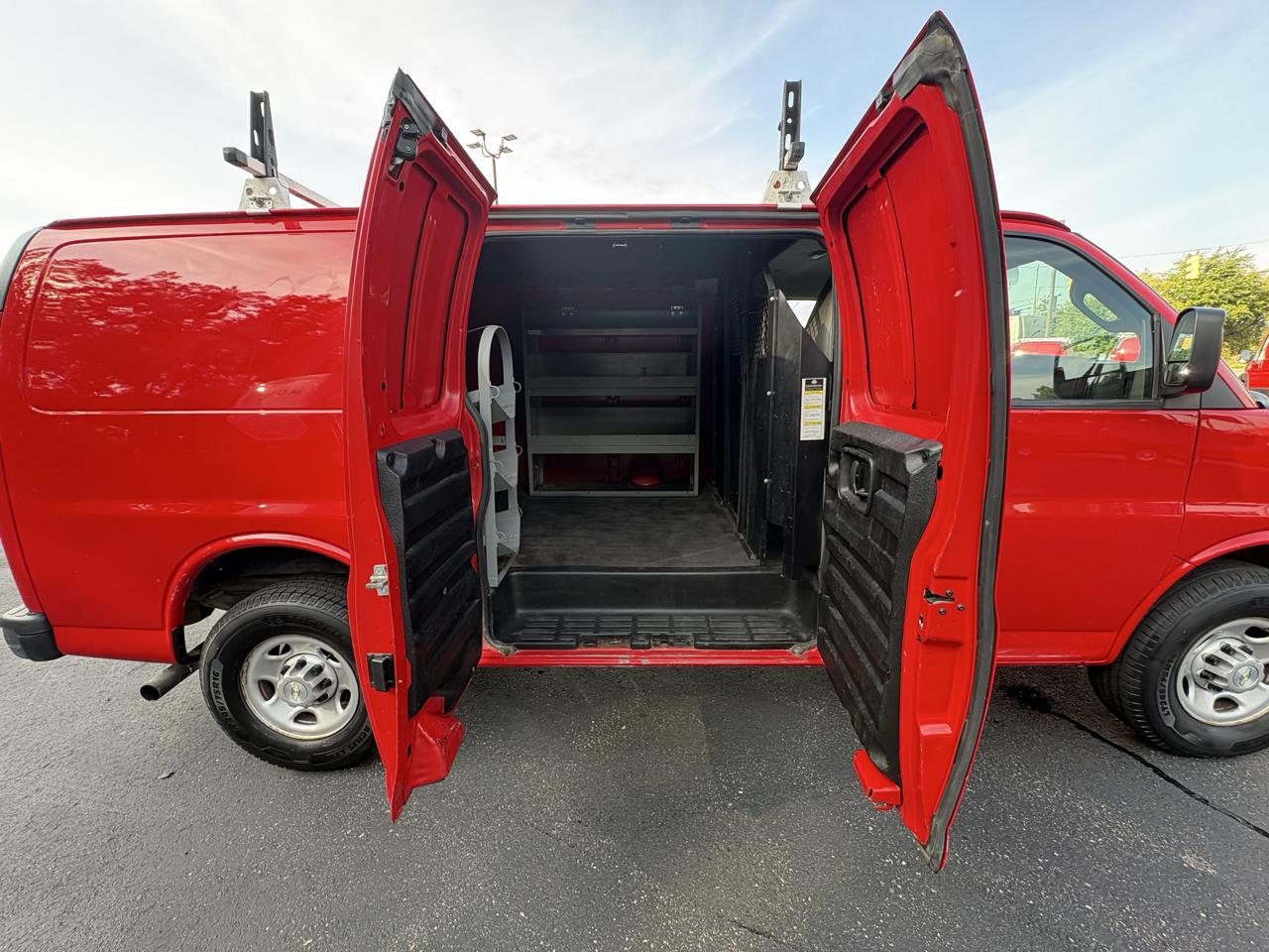 Chevrolet Express Cargo Van RWD 2500 135" 2021