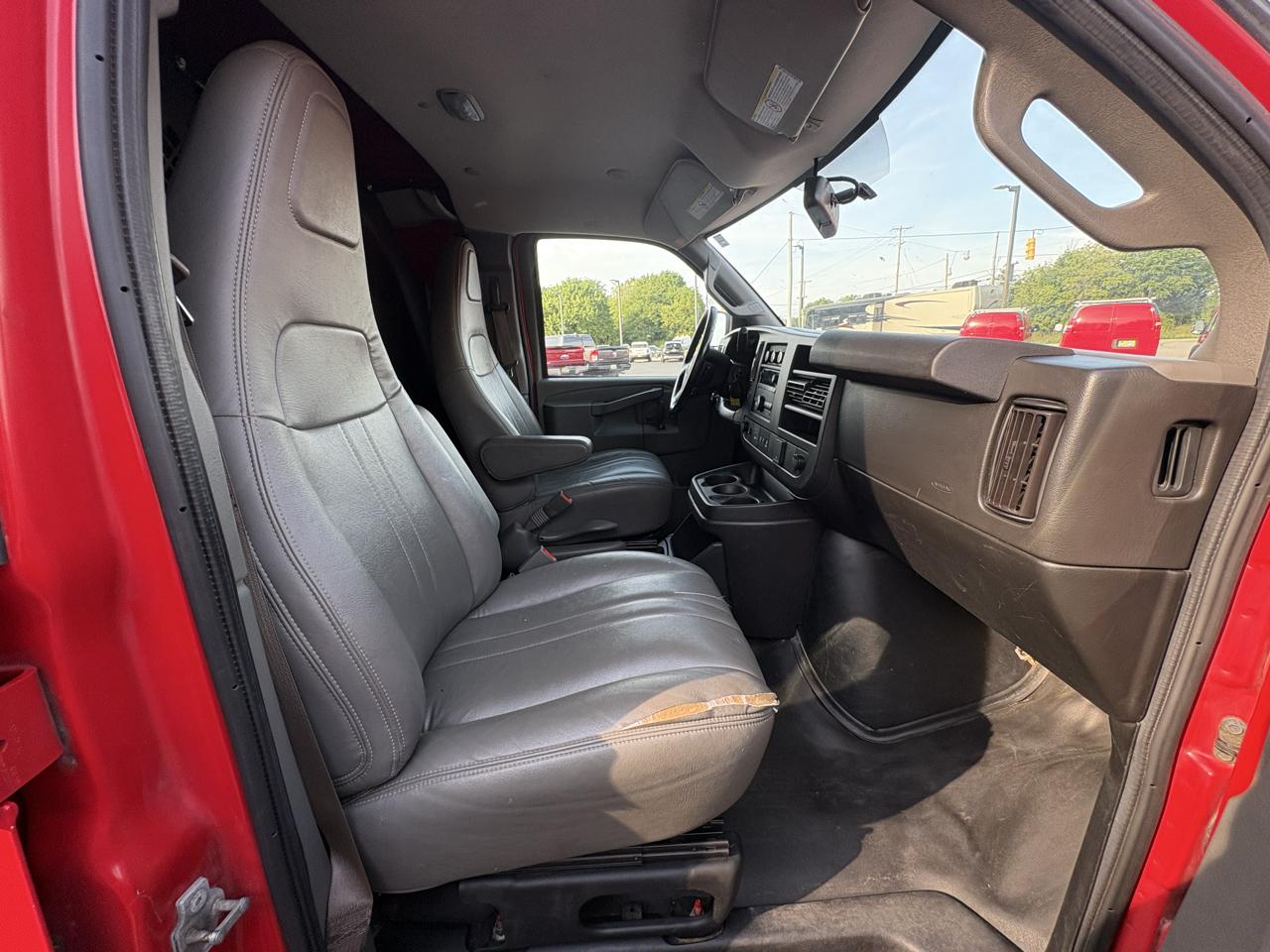 Chevrolet Express Cargo Van RWD 2500 135" 2021