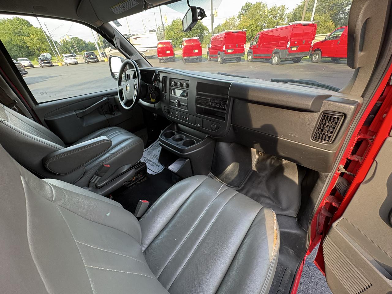 Chevrolet Express Cargo Van RWD 2500 135" 2021