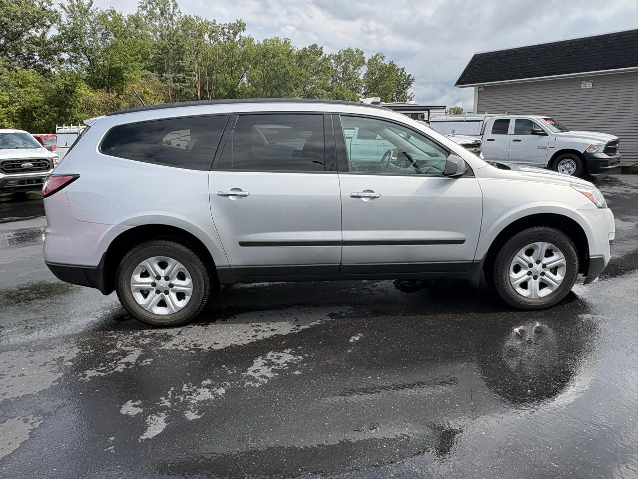 Chevrolet Traverse FWD 4dr LS 2016