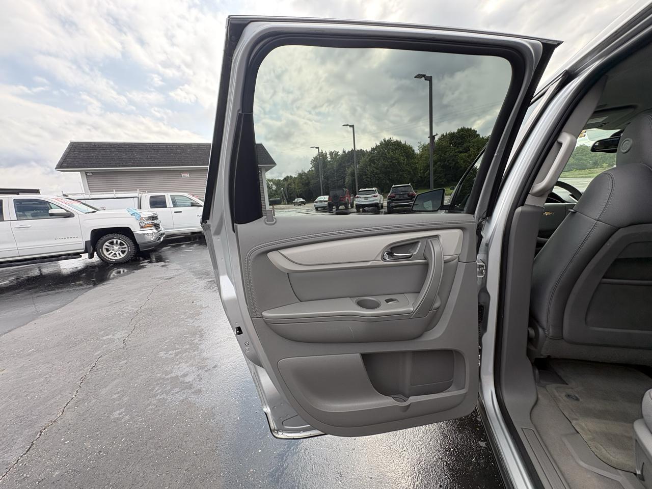 Chevrolet Traverse FWD 4dr LS 2016